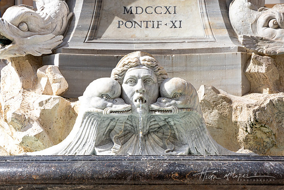 Fontana del Pantheon Figurine