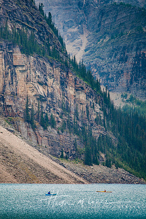 Kayaks Moraine Lake