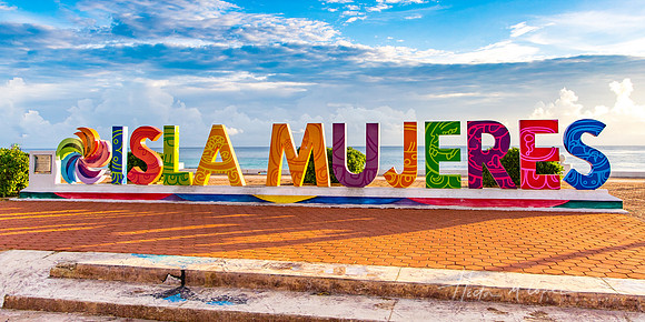 Isla Mujeres Sign